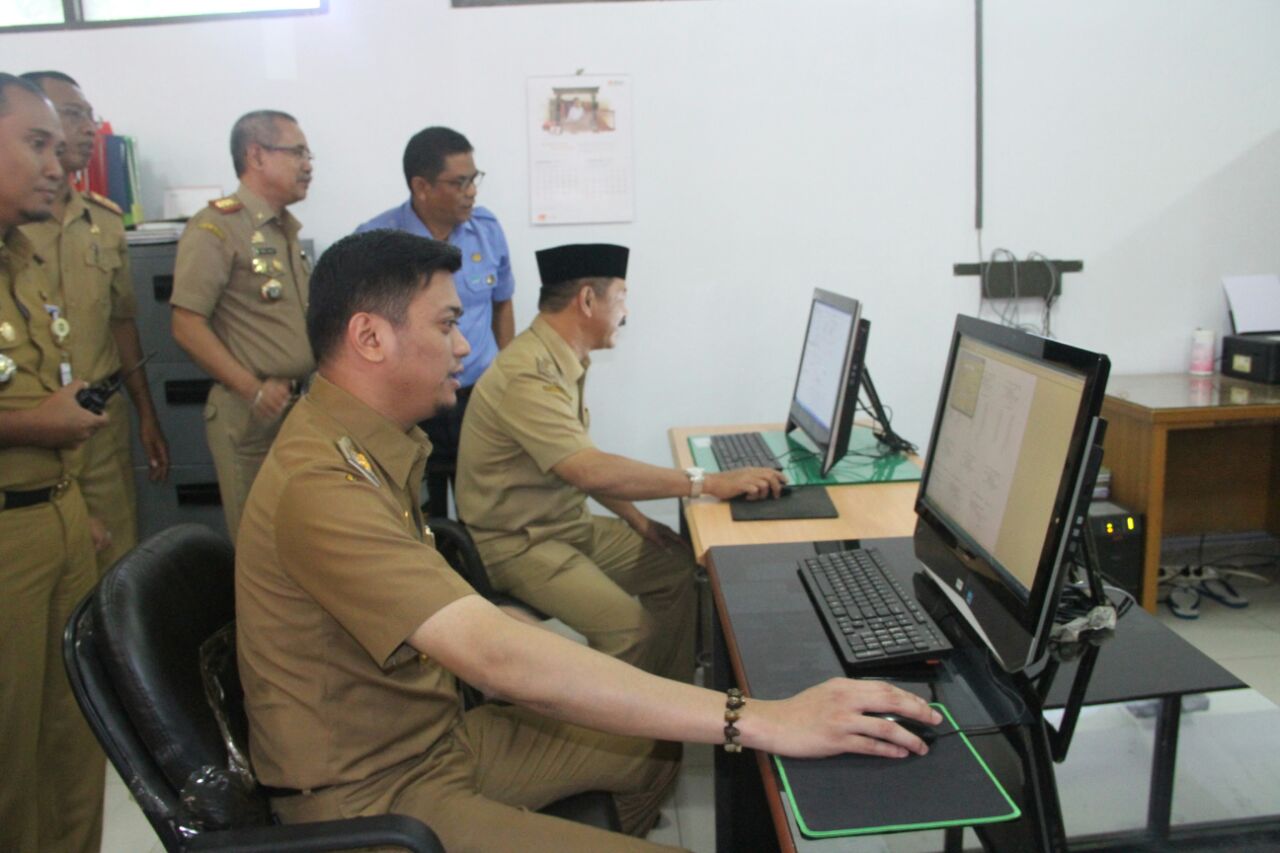 Adnan Cetak Perdana SPPT Gowa