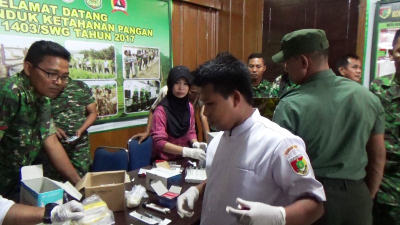 Antisipasi Hepatitis, Tentara Kodim Sewerigading Divaksinasi