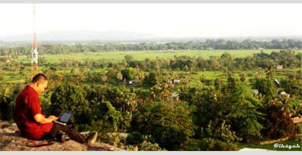 Esai: Rumah Bagi Penyair