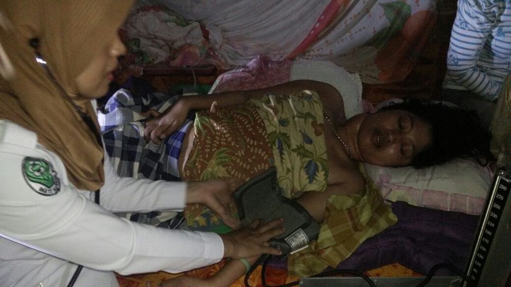 Warganya Lumpuh, dari Mekkah RMS Instruksikan SKPD Tangani