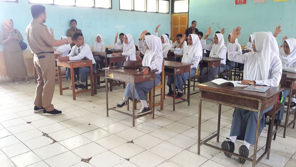 Roadshow ke Jeneponto, Kadisdik Sulsel Jengkel Ada SMA Rusak Parah