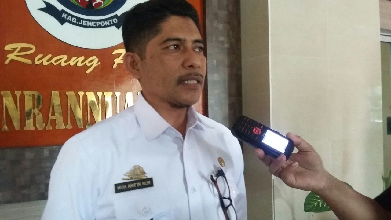 Unik, 856 PNS Jeneponto Disumpah Jabatan di Terminal