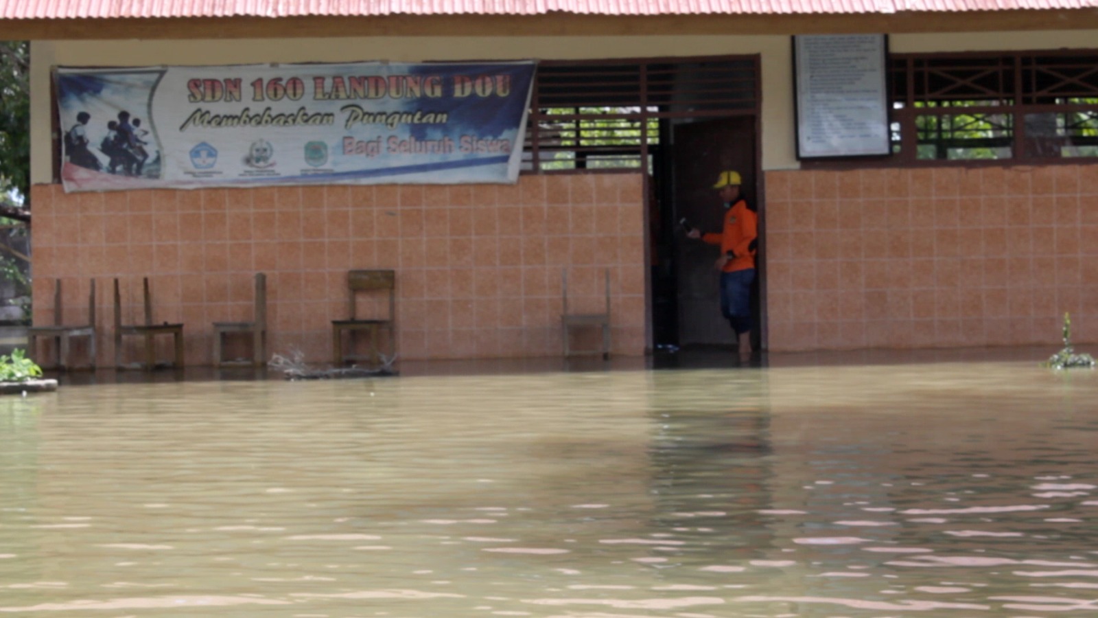 Kasihan, Siswa SDN 160 di Luwu Utara Langganan Banjir