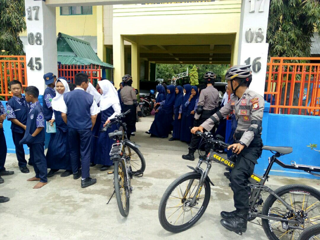 Polisi Bersepeda Pantau Kamtibmas di Sidrap