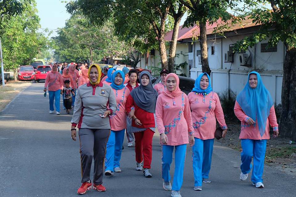 HUT ke-37 YKB, Bhayangkari Sidrap Ajak Jajaran Polres Berolahraga
