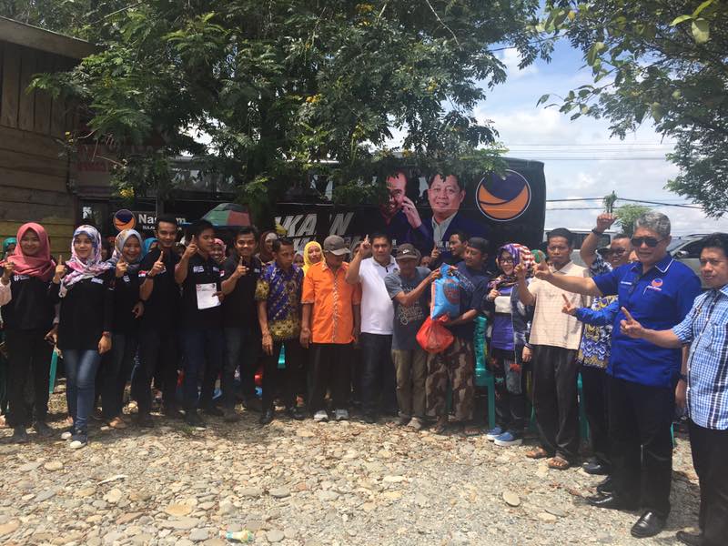 Nasdem dan Relawan Muda Sulsel Bagi Sembako di Luwu Raya Nasdem dan Relawan Muda Sulsel Bagi Sembako di Luwu Raya