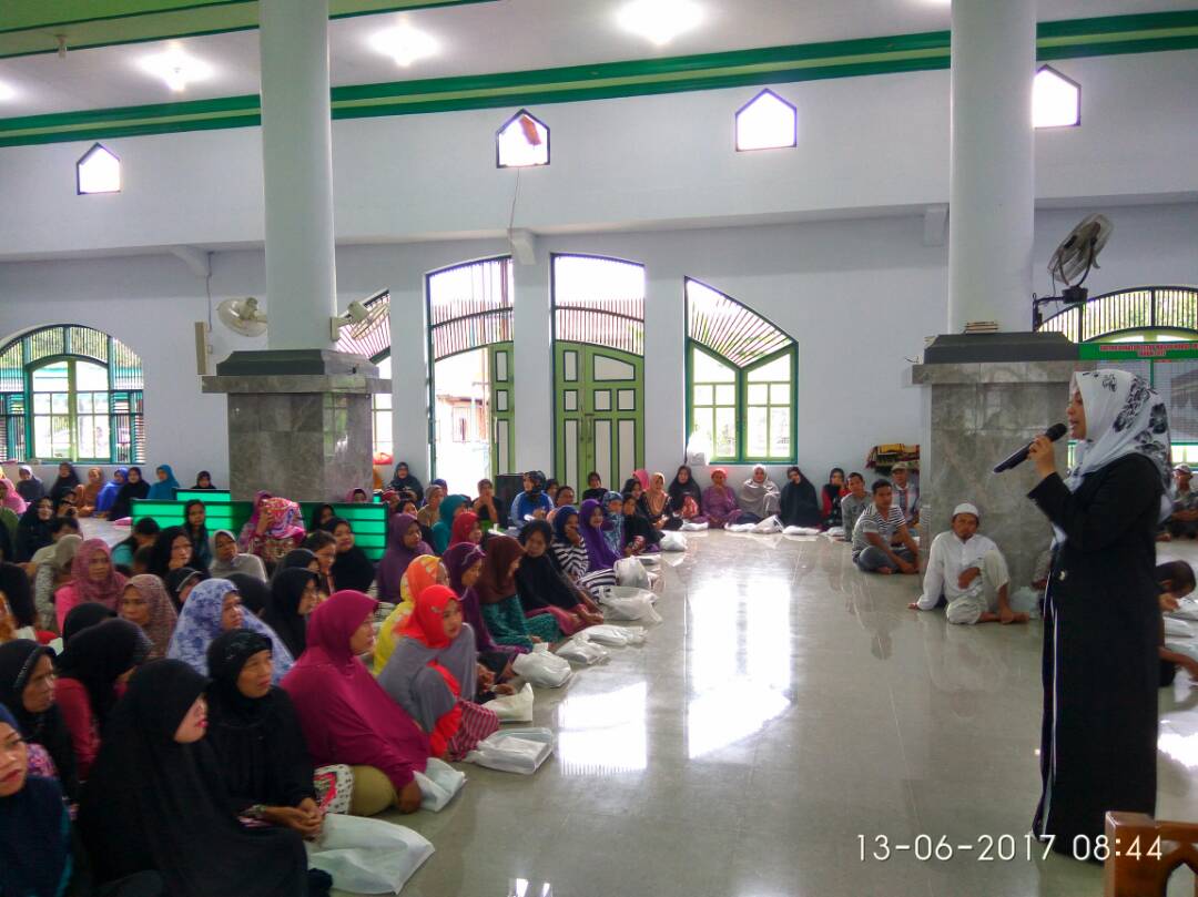 Hujan Deras, Hj Fatmawati Instruksikan Paket Ramadan Diantar Door to Door