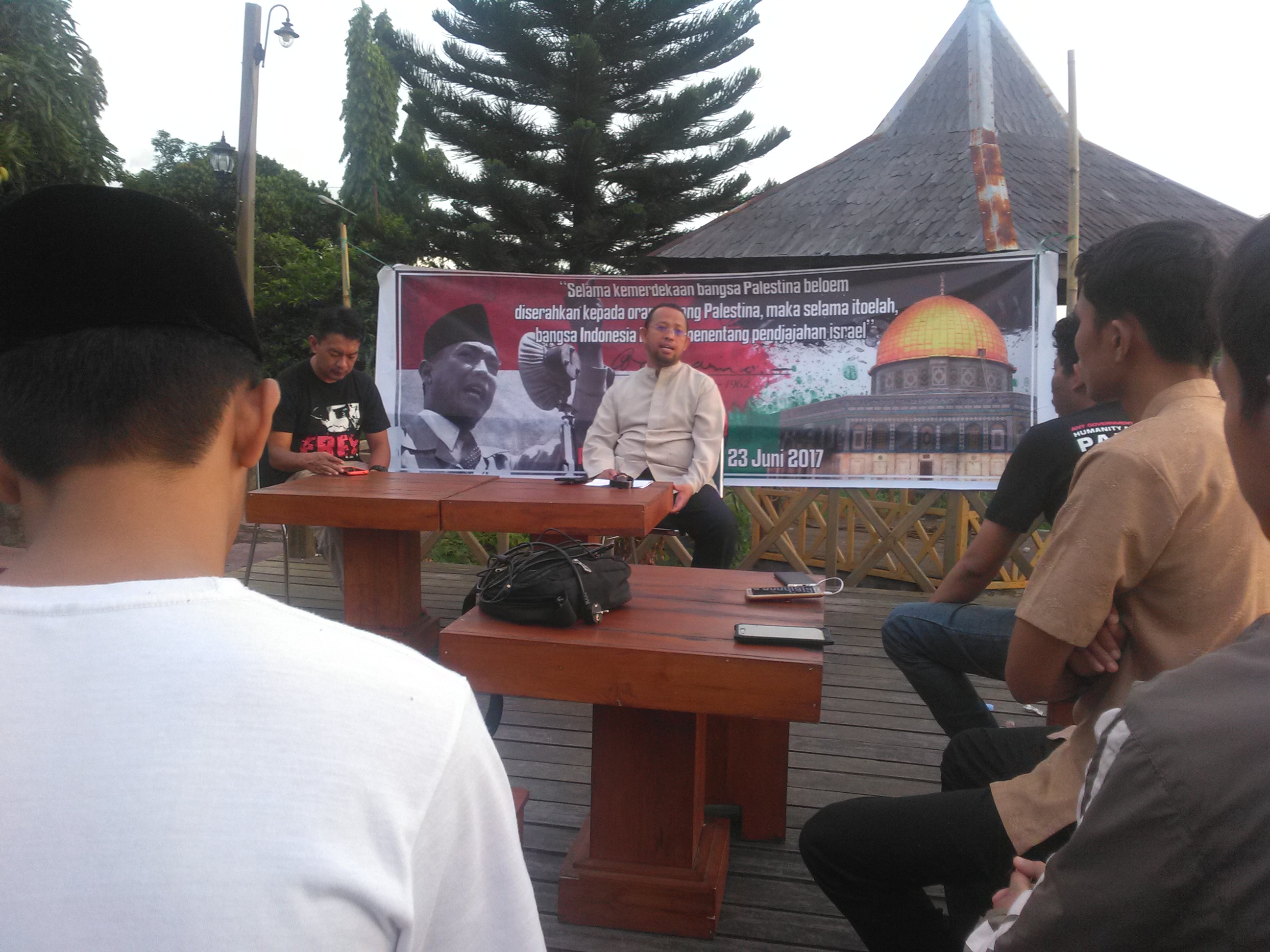 Peringatan Hari Al-Quds di Parepare, Bakar Bendera Israel