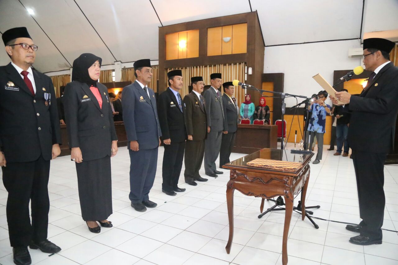 Plt Bupati Barru Lantik Istrinya Jadi Kadis Kesehatan