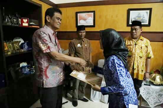 21 Bidan PTT di Barru Terima SK CPNS 21 Bidan PTT di Barru Terima SK CPNS