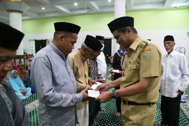 Alhamdulillah, Pemkab Barru Cairkan Insentif untuk 1960 Orang
