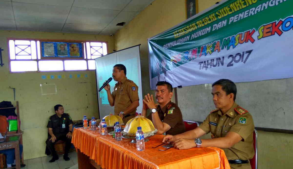Kajari Sidrap Turun Langsung, Peringati Siswa soal Bahaya Narkoba