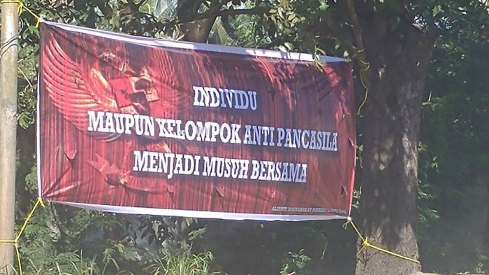 Spanduk Ini Beredar di Pinrang, Kepada Siapa Ditujukan?