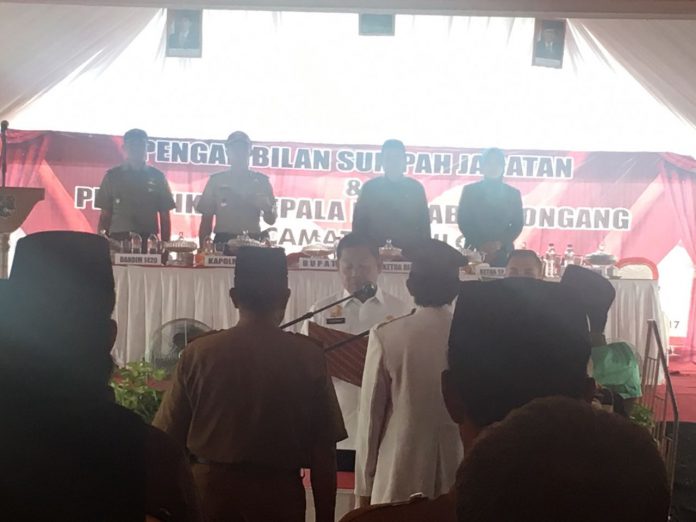 Lantik 6 Kades di Sidrap, RMS Ibaratkan Pilkades Seperti Pilkada Lantik 6 Kades di Sidrap, RMS Ibaratkan Pilkades Seperti Pilkada