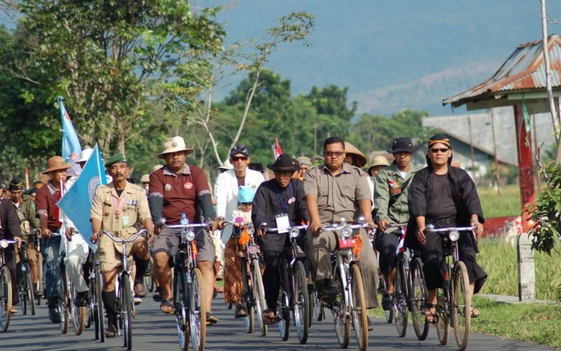 Komunitas Onthel Pinrang, Sepekan Mengayuh Pedal di Tanah Jawa