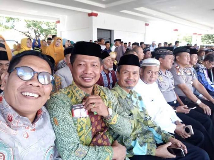 Ponsel Legislator PAN Bergambar IYL-Cakka, NA-SS Dapat Perahu Kosong? Ponsel Legislator PAN Bergambar IYL-Cakka, NA-SS Dapat Perahu Kosong?