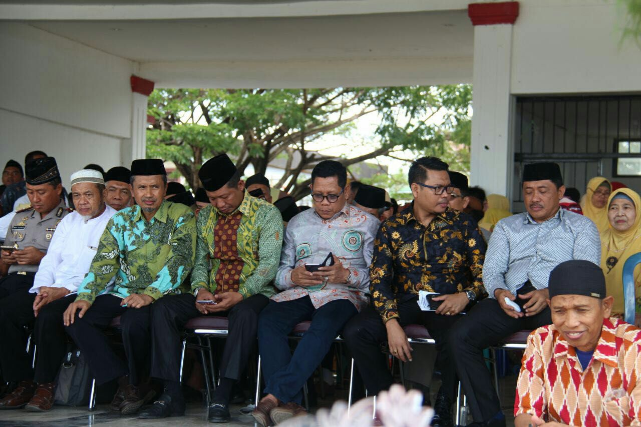 ‘Kerjai’ Ustaz Aziz, Legislator Ini Disebut Tak Beretika