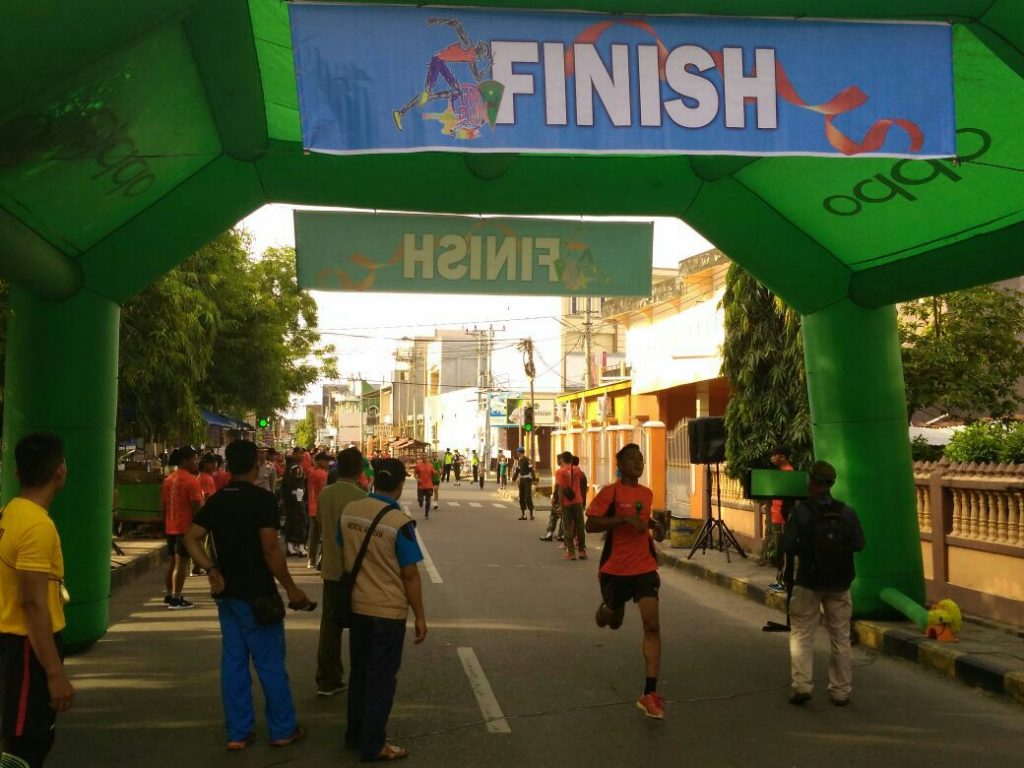 Ribuan Peserta Ikuti Fun Run Yonif 721/Mks di Pinrang