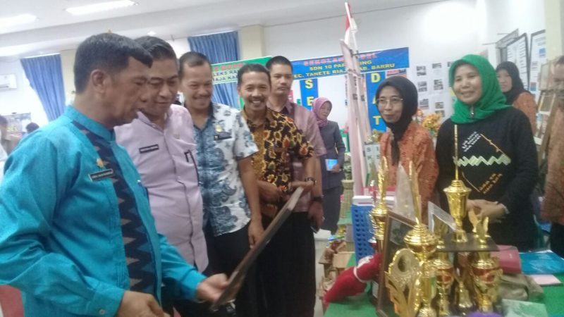 20 Sekolah Model se-Barru Pamerkan Hasil Kerajinan Siswa