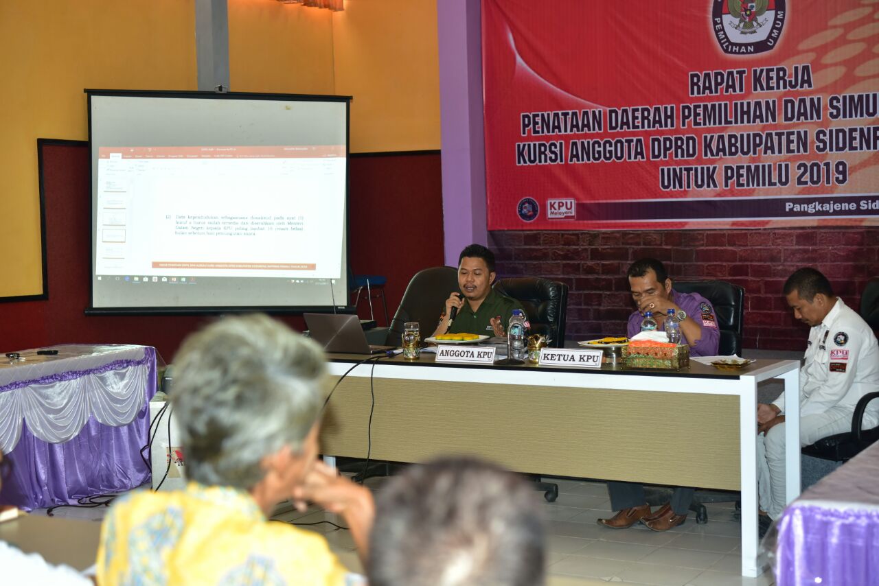 Tetapkan Dapil, KPUD Sidrap Rapat dengan Ketua Parpol dan Camat
