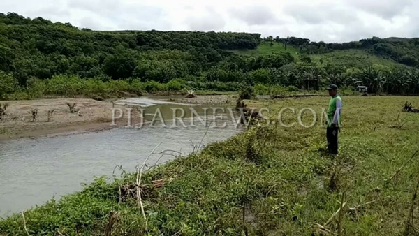 Banjir yang sempat melanda Kota Parepare, mengakibatkan lokasi persawahan yang berada di dekat Sungai Lompoe, tepatnya di Kecamatan Bacukiki, Kelurahan Lemoe, terancam terkena abrasi.