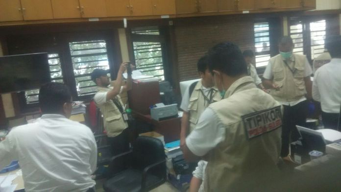 Surat Pemberitahuan Dimulainya Penyidikan (SPDP) kasus dugaan korupsi pengadaan barang persediaan kerajinan lorong-lorong pada Dinas Koperasi dan UKM Pemkot Makassar diterima Kejaksaan Tinggi (Kejati) Sulawesi Selatan (Sulsel).