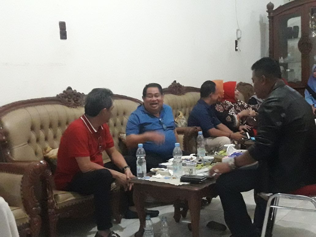 Ketua Kamar dagang dan industri (Kadin), Sulsel, Zulkarnain Arief, saat bertemu dengan calon Bupati Pinrang, Abdul Latif