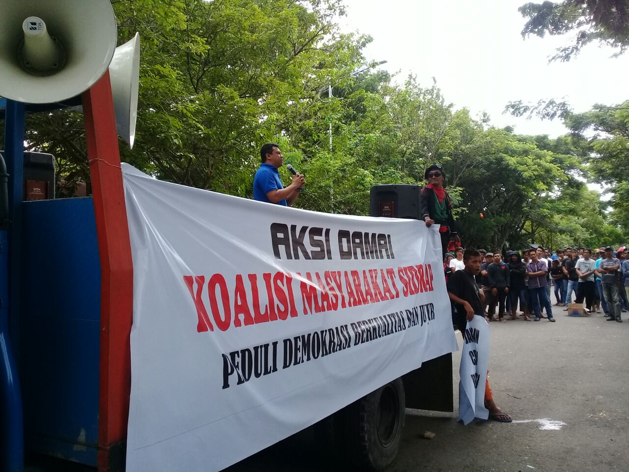 Kapolres Sidrap Bersama Ratusan Anggota Amankan Aksi Damai di KPUD