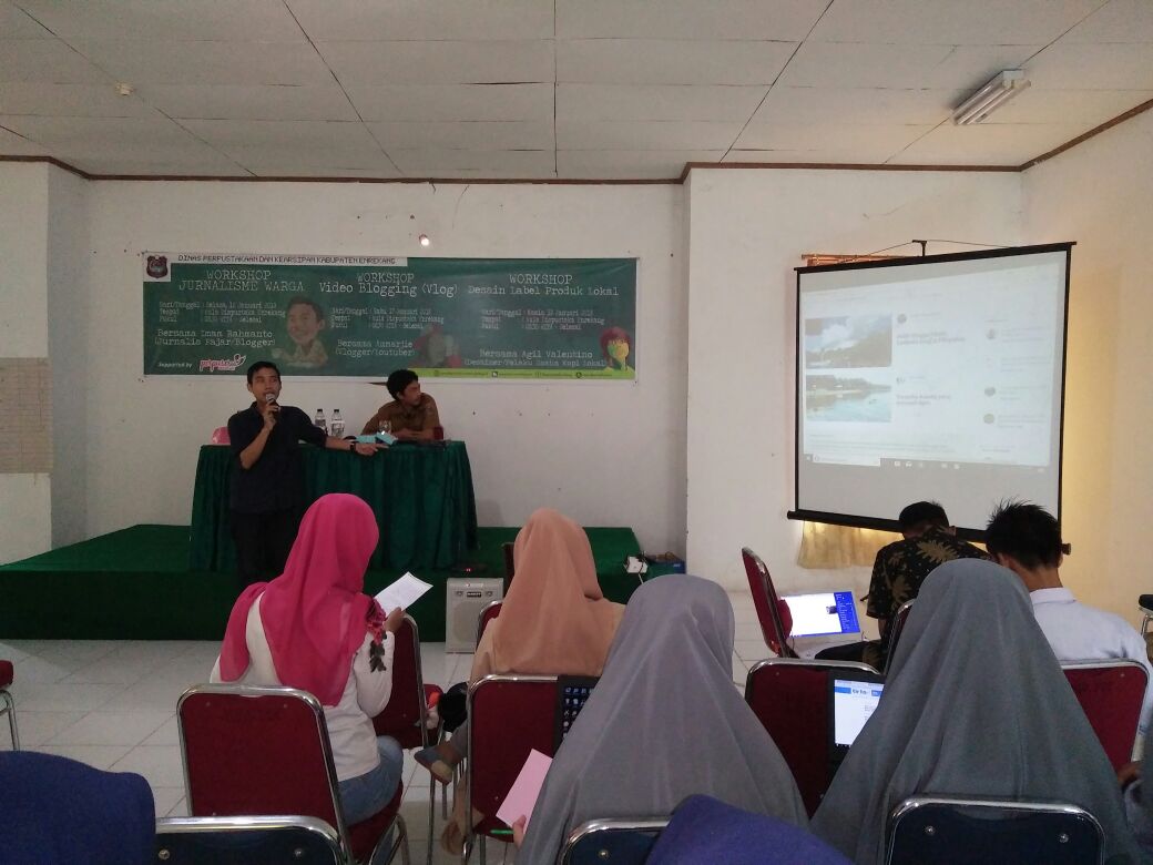 Dispustaka Enrekang : Jadilah Pengguna Medsos yang Bijak