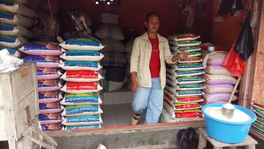 Salah satu toko penjualan beras di Pasar Mattirowalie, Barru.--afandy/pijarnews--