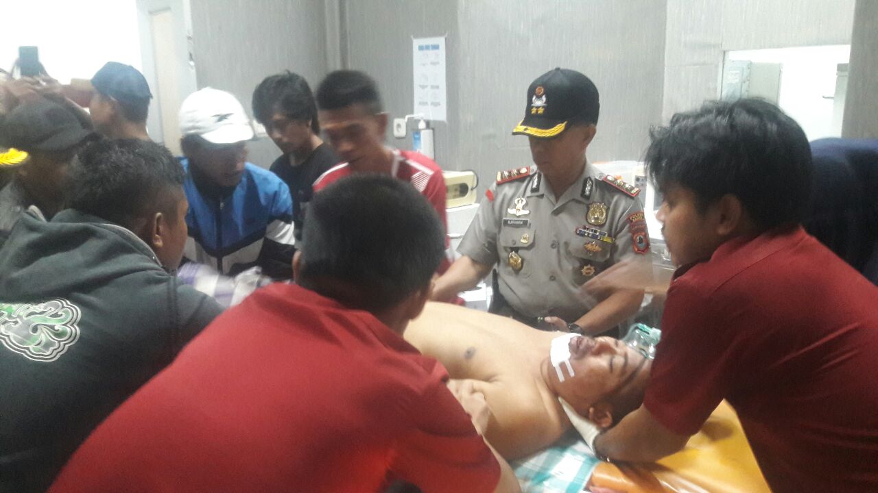 Dua Penganiaya Tentara Ditangkap, yang Lain Diburu