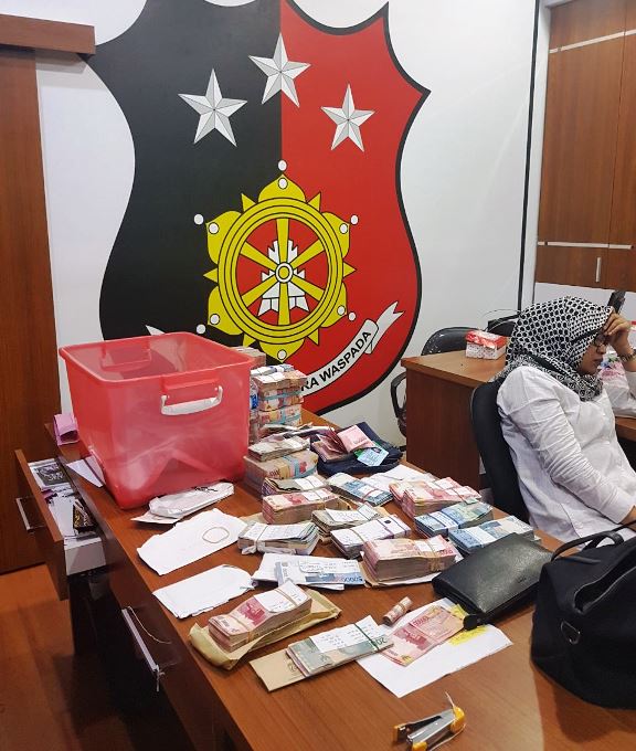 Polisi Sita Dolar di BPKAD Makassar