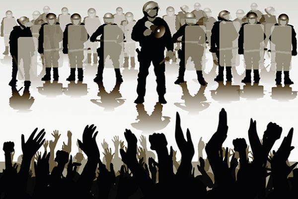 Ratusan Aparat TNI-POLRI Disiagakan di Panwaslu Pinrang, Untuk Mengawal Sidang Sengketa ‘BERKAH’