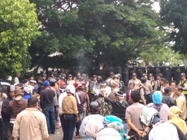 Massa pendukung Calon Bupati Pinrang, Hamka-Ahsan