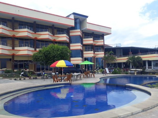 Bukit Kenari Hotel & Restaurant Suguhkan Pemandangan Indah dan Fasilitas Kolam Renang