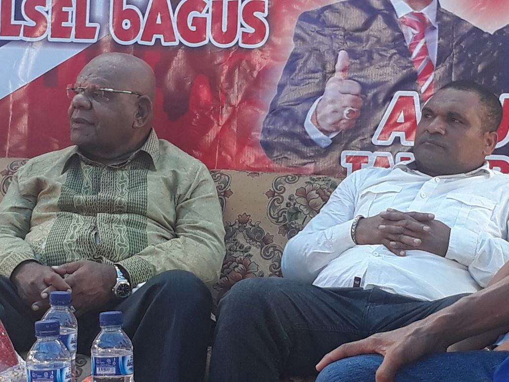 Mantan Bupati dan 500 Relawan Papua Dukung Dolla Mando Jadi Bupati Sidrap