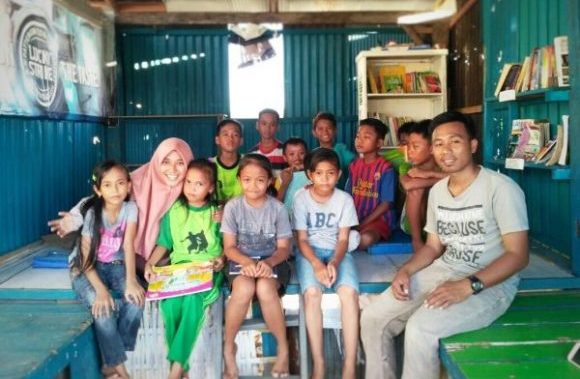 Melalui Komunitas Sahabat Pesisir, Tularkan Semangat Literasi
