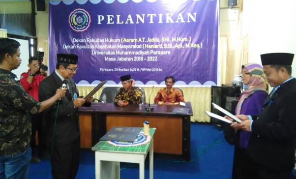 Foto Galeri : Rektor UM Parepare Lantik Dua Dekan