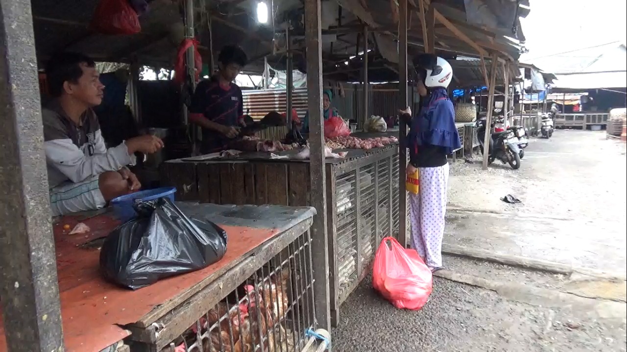 Harga Ayam Belum Turun, Pedagang Curiga Ada Permainan Harga di Tingkat Pengecer