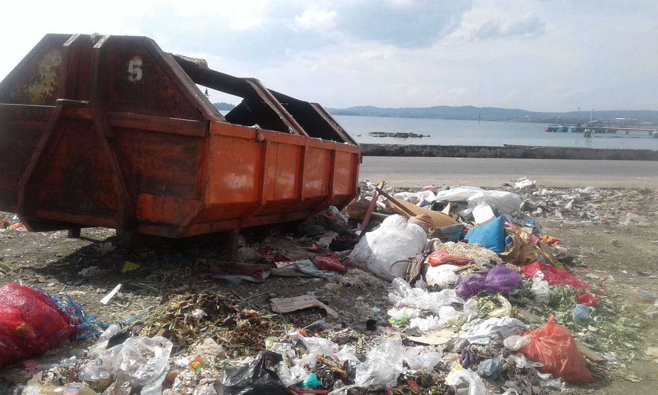 Persoalan Sampah Belakang Pasar Lakessi Belum Terselesaikan