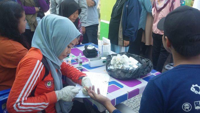 Warga Serbu Pemeriksaan Kesehatan Gratis di Lapangan Andi Makkasau