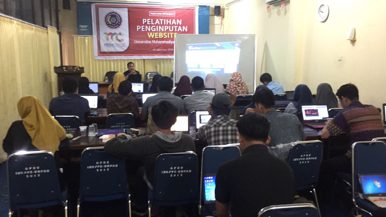 Media Center Latih Input Web dan Portal Berita UM Parepare
