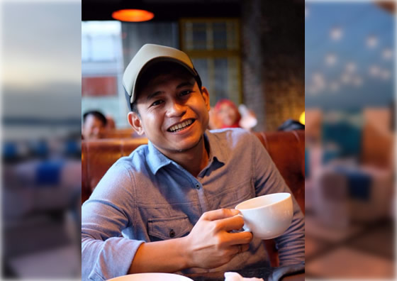 Asyiknya Nikmati Sunset di Rooftop Cafe Hotel Kenari Asyiknya Nikmati Sunset di Rooftop Cafe Hotel Kenari