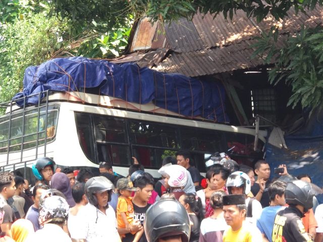 Dua Korban Kecelakaan Bus Masih Dirawat di Rumah Sakit