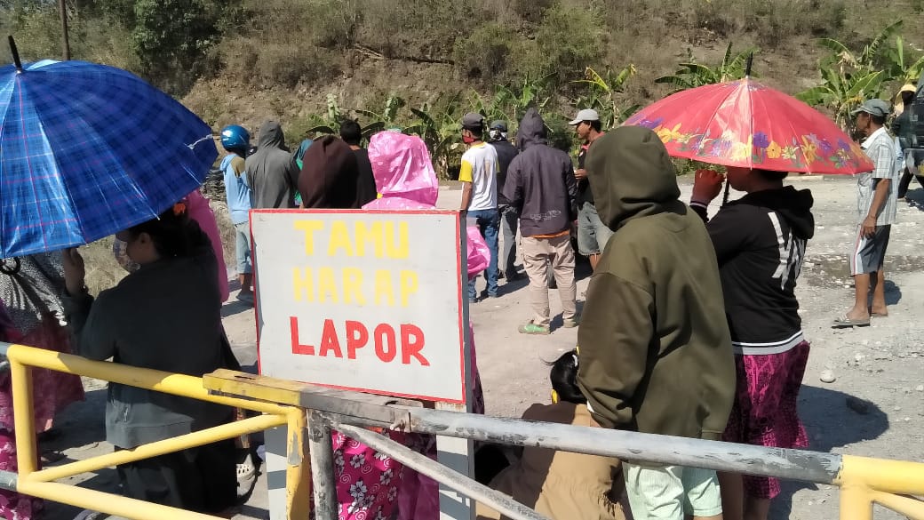 Warga Siawung Unjuk Rasa di PT Semen Bosowa, Tuntut Warga Lokal Dipekerjakan
