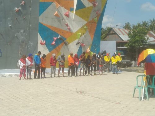 Doa untuk Korban Tsunami Palu di Area Panjat Tebing Porda XIV Pinrang