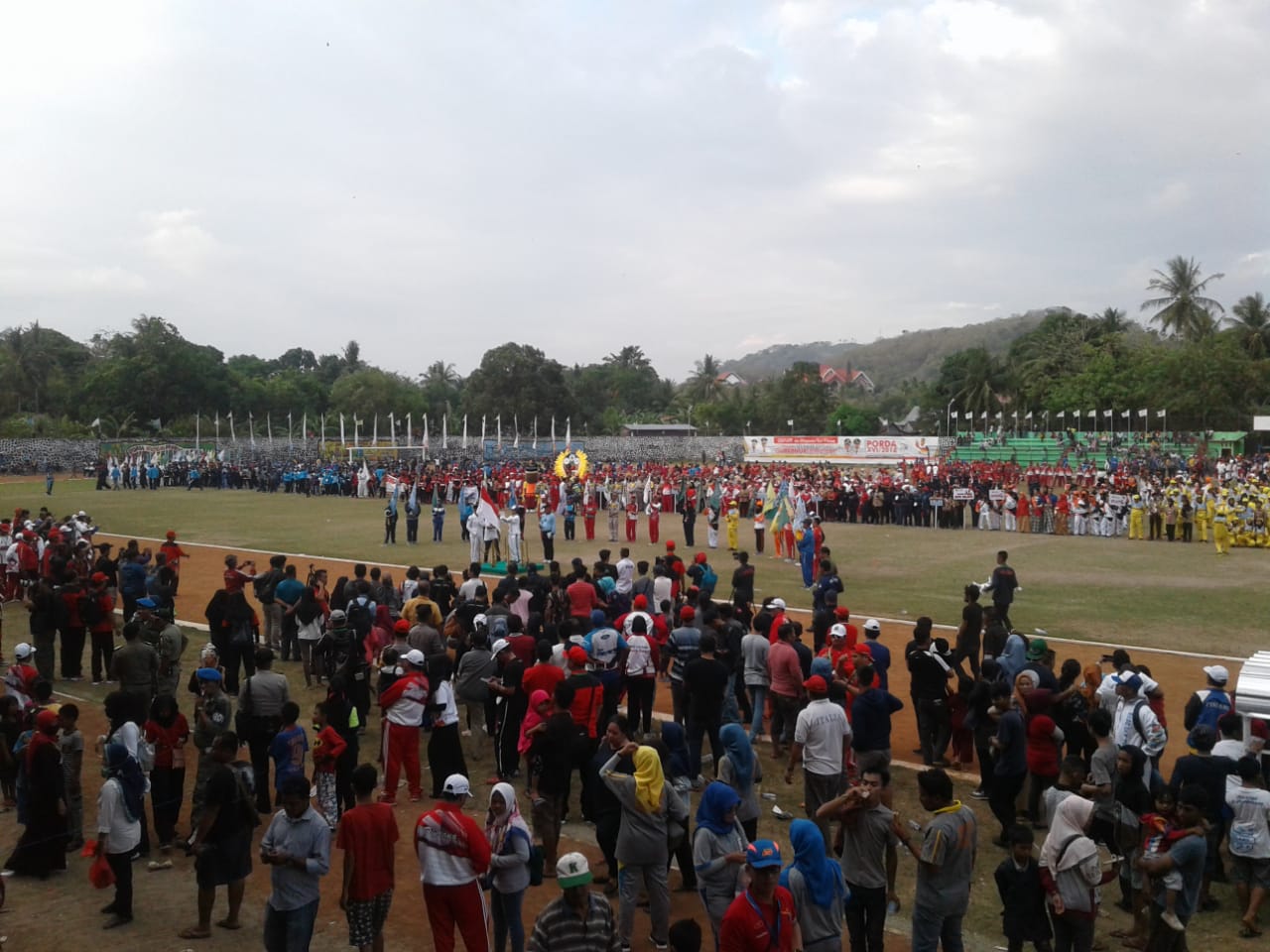 GALERI FOTO : Pembacaan Sumpah Wasit dan Nyalakan Obor Porda GALERI FOTO : Pembacaan Sumpah Wasit dan Nyalakan Obor Porda