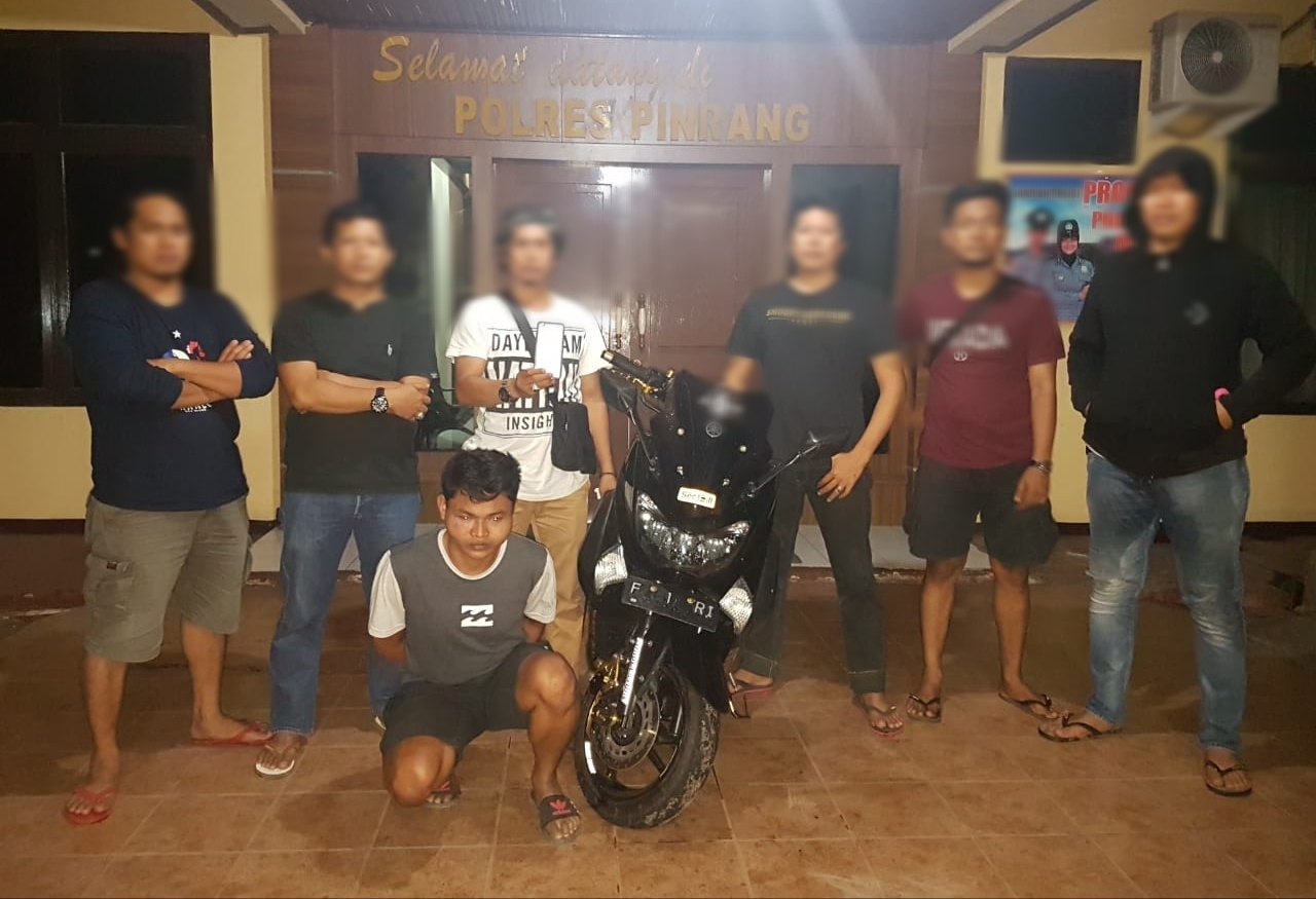 Polisi Bekuk Pelaku Jambret HP Pegawai Honorer Polisi Bekuk Pelaku Jambret HP Pegawai Honorer