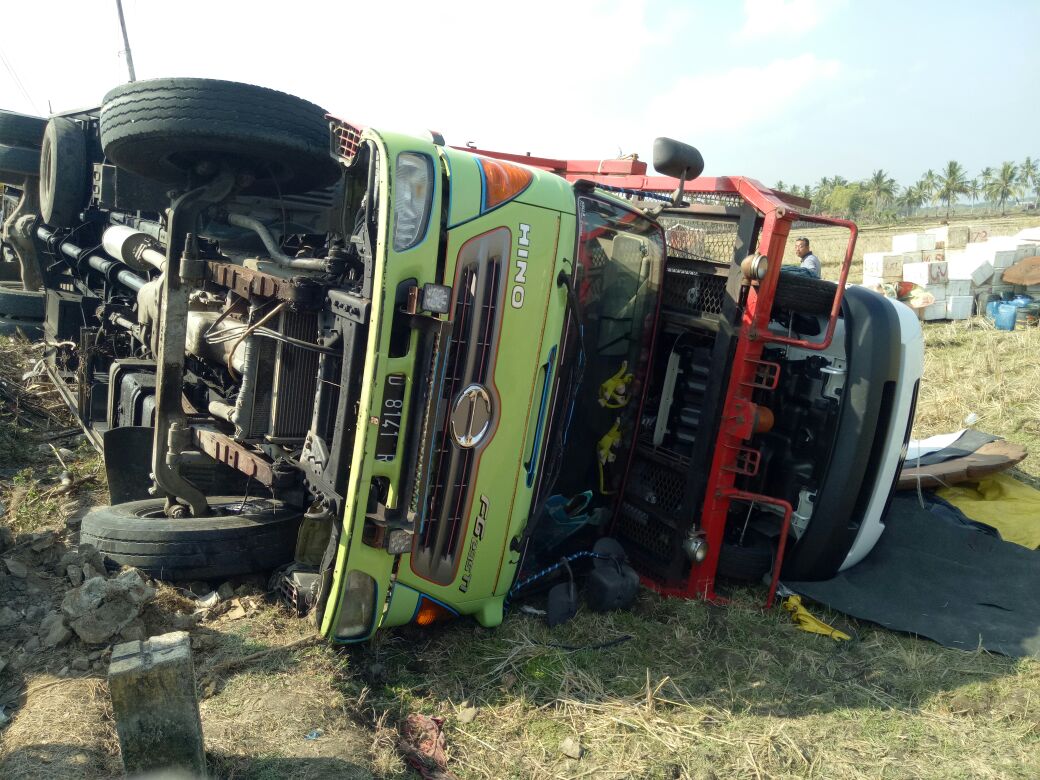 Usai Seruduk Truk Pengangkut Mobil, Sopir Bus Bintang Prima Kabur Usai Seruduk Truk Pengangkut Mobil, Sopir Bus Bintang Prima Kabur