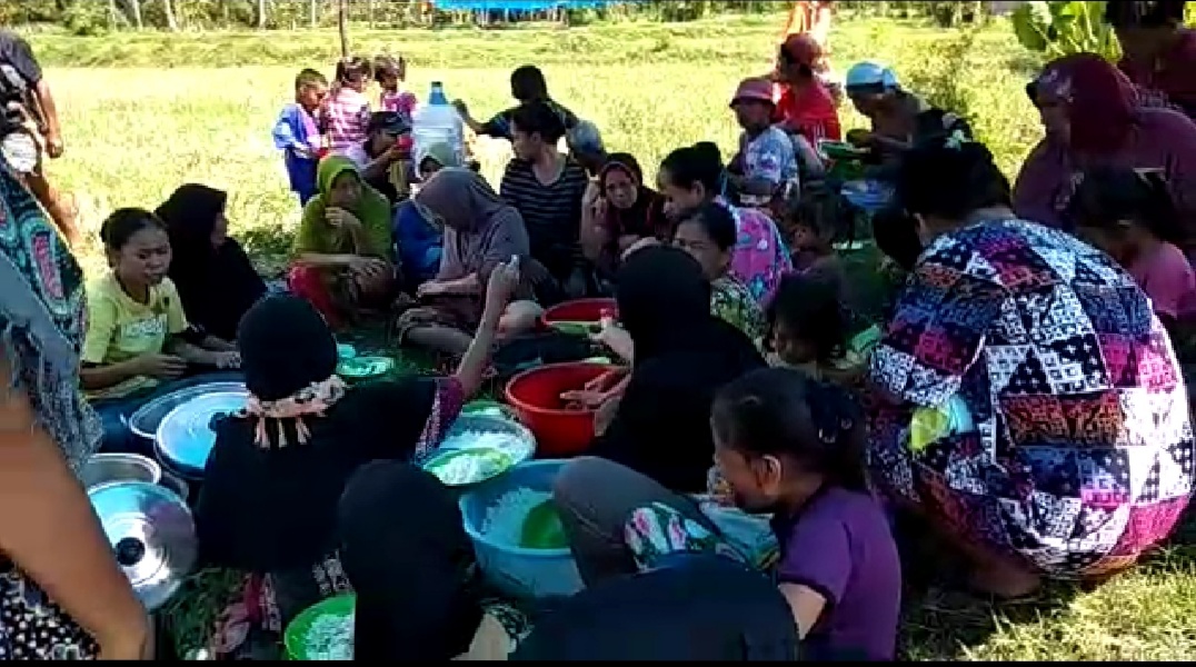 Kumande Sipulung” Tradisi Warga Bilajeng Turun ke Sawah